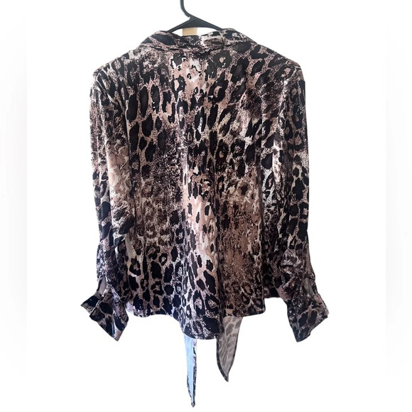 Vintage Leopard Print Blouse with Front Tie – Women’s Fashion Statement Top - Picture 3 of 3
